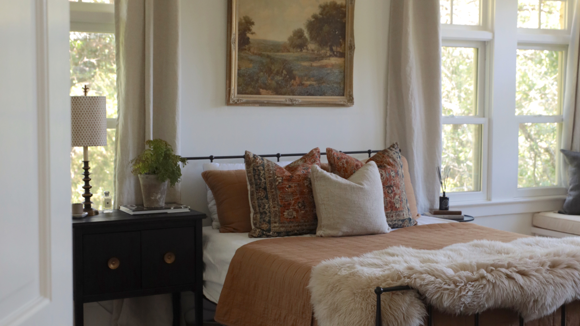 shop amber interiors, fern plant, accent tables, bedroom, guest room ideas, beautiful homes, austin living, stevie and sazan, easy bed room styling, tips for styling, home interior, at home living